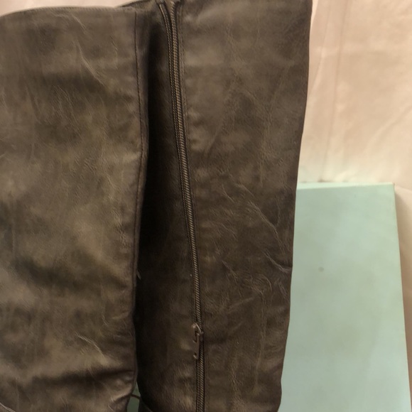 NWOT Life Stride tall boots. Size 8.5 medium - Picture 2 of 6